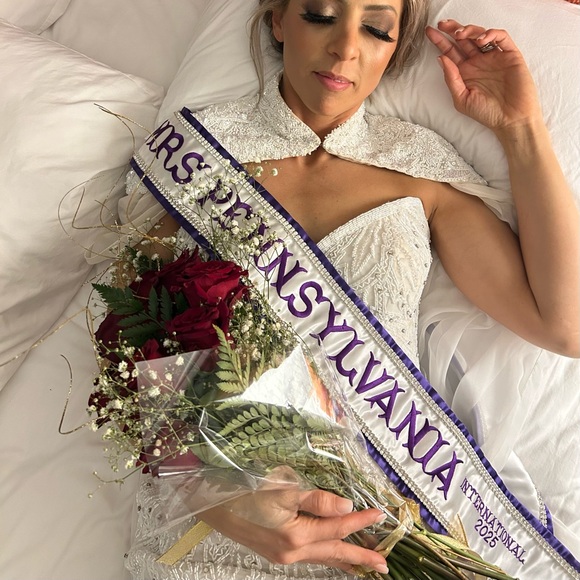 CROSS POSTED Custom Sherri Hill gown - Picture 6 of 17